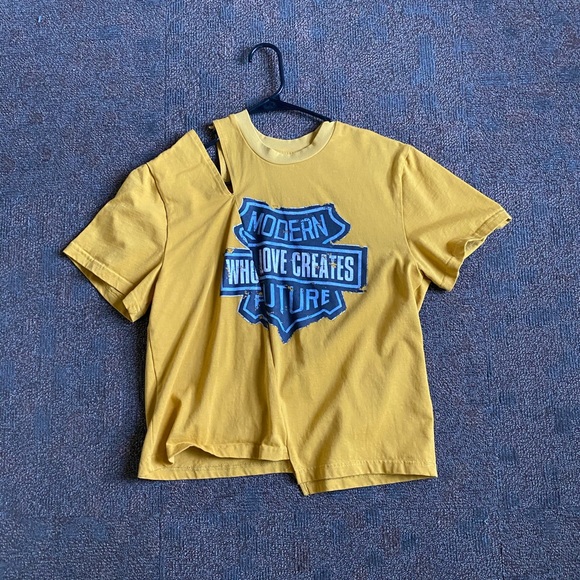 Yellow Top - Picture 2 of 3